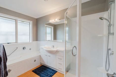 Photo of property in 82 Rototuna Road, Rototuna, Hamilton, 3210