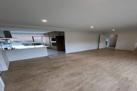 Photo of property in 16 Loloma Drive, Half Moon Bay, Auckland, 2012