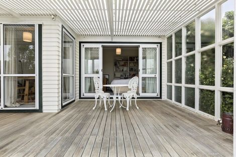 Photo of property in 122 Homebush Road, Khandallah, Wellington, 6035