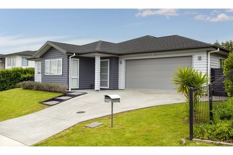 Photo of property in 22 Boocock Crescent, Orewa, 0931
