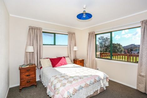 Photo of property in 166 Torkar Road, Clarks Beach, 2122