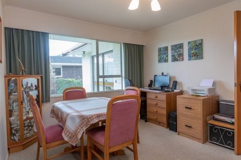 Photo of property in 5 Rewarewa Crescent, Waikanae, 5036