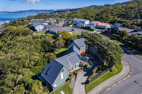 Photo of property in 1 Maple Grove, Maungaraki, Lower Hutt, 5010