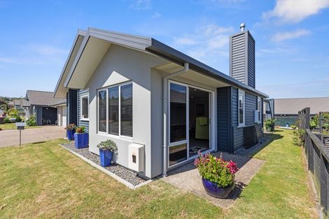 Photo of property in 30 Bridgewater Way, Pyes Pa, Tauranga, 3112