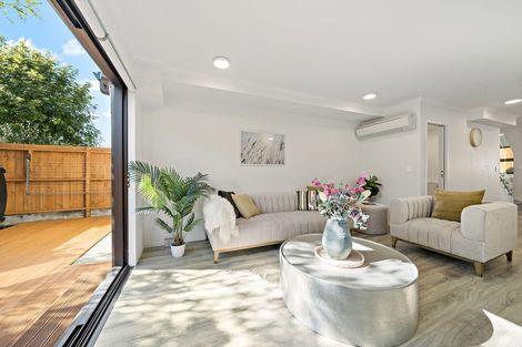 Photo of property in 19 Ti Kouka Lane, Sandringham, Auckland, 1025