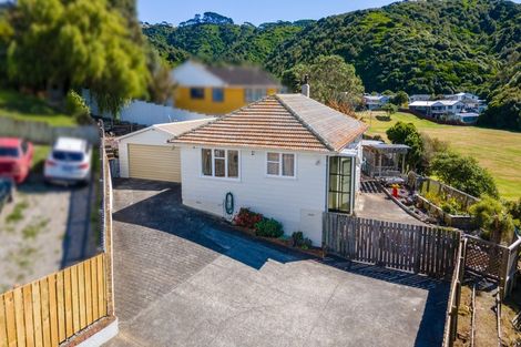 Photo of property in 34 Takapuwahia Drive, Takapuwahia, Porirua, 5022