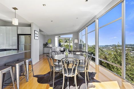 Photo of property in 121 Nevay Road, Miramar, Wellington, 6022