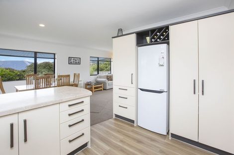 Photo of property in 61 Percy Kinsman Crescent, Riverstone Terraces, Upper Hutt, 5018