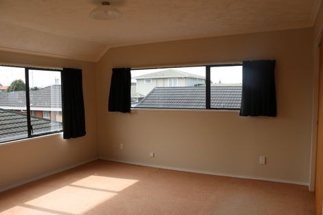 Photo of property in 17 Mcarthur Street, Terrace End, Palmerston North, 4410