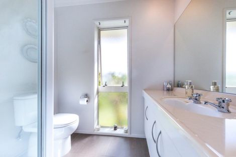 Photo of property in 13 Crescent Hills Court, Northpark, Auckland, 2013