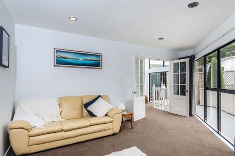 Photo of property in 6 Kamla Way, Khandallah, Wellington, 6035