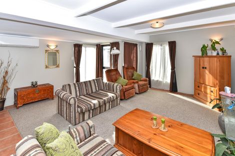 Photo of property in 10 Mcinnes Place, Queenwood, Hamilton, 3210