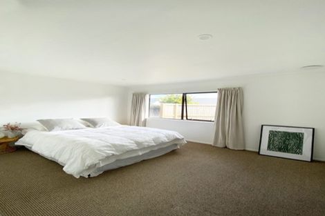 Photo of property in 3a Lyn Grove, Papamoa Beach, Papamoa, 3118