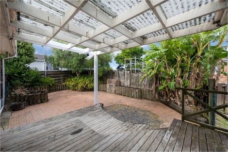 Photo of property in 9 Kurnell Drive, Botany Downs, Auckland, 2010
