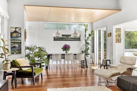 Photo of property in 69 Creswick Terrace, Northland, Wellington, 6012