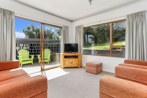 Photo of property in 2/54 Mayfair Crescent, Mairangi Bay, Auckland, 0630