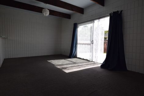 Photo of property in 1/21 Reynella Drive, Massey, Auckland, 0614