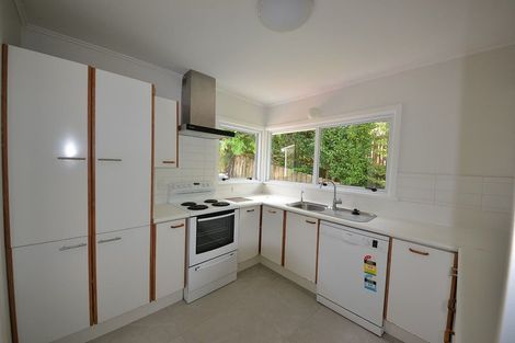 Photo of property in 27 Chivalry Road, Glenfield, Auckland, 0629