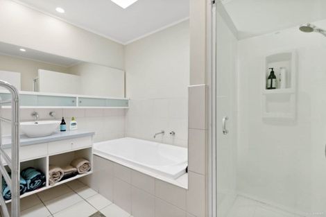 Photo of property in 27 Mcmillan Place, Mellons Bay, Auckland, 2014