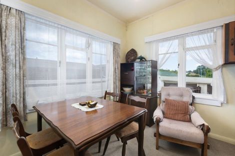 Photo of property in 42 Station Road, Paeroa, 3600