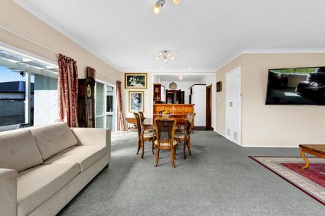 Photo of property in 17 Albion Street, Hawera, 4610