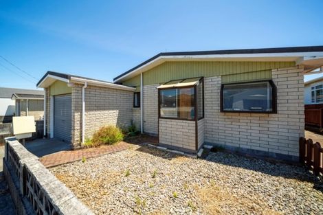 Photo of property in 19 Karamu Street, Strandon, New Plymouth, 4312
