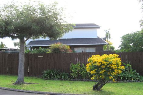 Photo of property in 1/7 Levaut Place, Half Moon Bay, Auckland, 2012