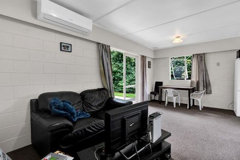 Photo of property in 4 Douglas Street, Hawera, 4610