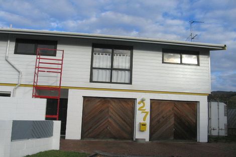 Photo of property in 27 Welland Place, Island Bay, Wellington, 6023