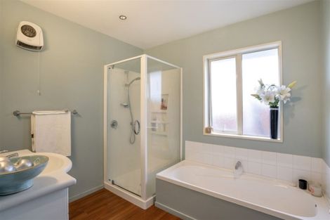 Photo of property in 48 Coolspring Way, Redwood, Christchurch, 8051