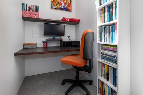 Photo of property in 76 Kotare Street, Waikanae, 5036