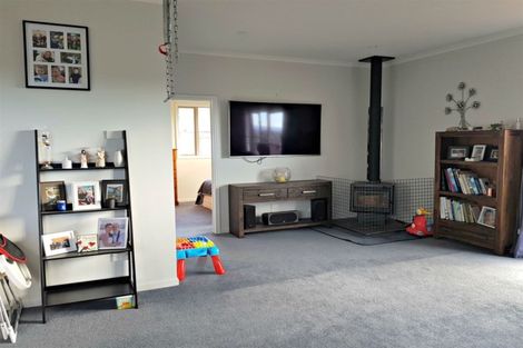 Photo of property in 80 Salcombe Street, Kaitangata, 9210