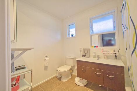 Photo of property in 5 Pendlebury Street, Green Bay, Auckland, 0604