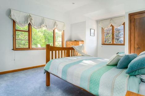 Photo of property in 27 Marina Grove, Hutt Central, Lower Hutt, 5010