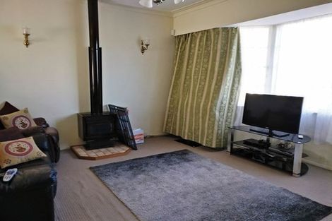 Photo of property in 105 Gossamer Drive, Pakuranga Heights, Auckland, 2010