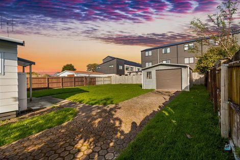 Photo of property in 26 Hinerau Street, Henderson, Auckland, 0612