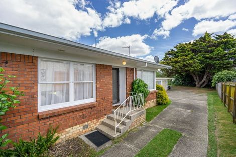 Photo of property in 6/43 Shakespeare Road, Milford, Auckland, 0620