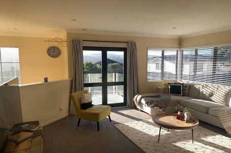 Photo of property in 19 Corsham Grove, Churton Park, Wellington, 6037