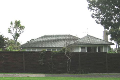 Photo of property in 94 Edmonton Road, Henderson, Auckland, 0612