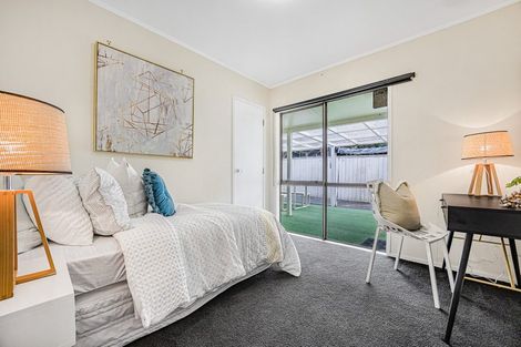 Photo of property in 28 Grassmere Road, Henderson Valley, Auckland, 0612