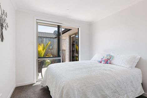 Photo of property in Waterview Estate, 11/4 Greystone Place, Omokoroa, 3114