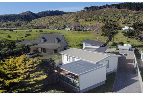 Photo of property in 14 Cordyline Road, Port Waikato, Tuakau, 2695