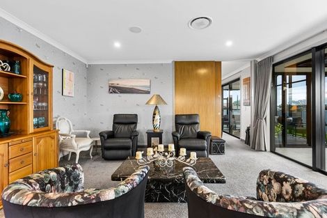 Photo of property in 18 Manurau Crescent, Merrilands, New Plymouth, 4312