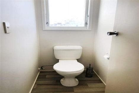 Photo of property in 30 Leaver Place, Weymouth, Auckland, 2103