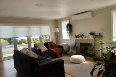 Photo of property in 29 Sylvan Crescent, Te Atatu South, Auckland, 0610