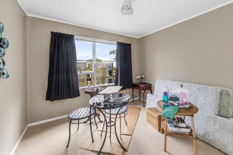 Photo of property in 14a Pokapu Street, Titirangi, Auckland, 0600