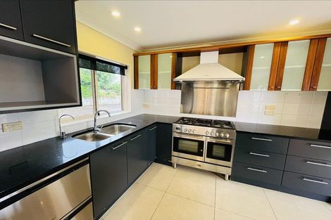 Photo of property in 10 Michael Bosher Way, Flat Bush, Auckland, 2019