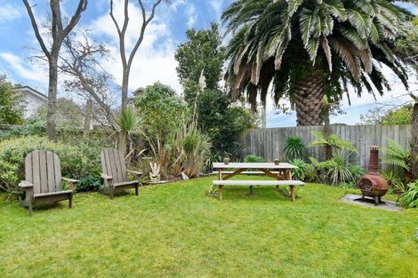 Photo of property in 16 Estuary Road, New Brighton, Christchurch, 8061