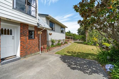 Photo of property in 21 Whitechapel Grove, Stokes Valley, Lower Hutt, 5019