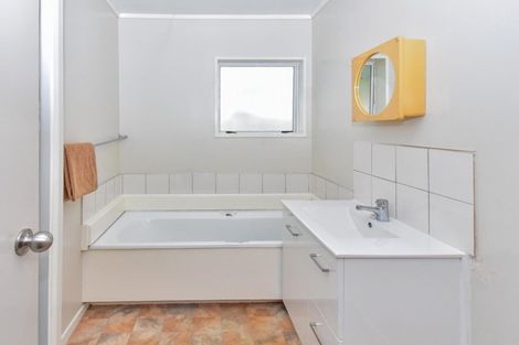 Photo of property in 2/50 Finlayson Avenue, Clendon Park, Auckland, 2103